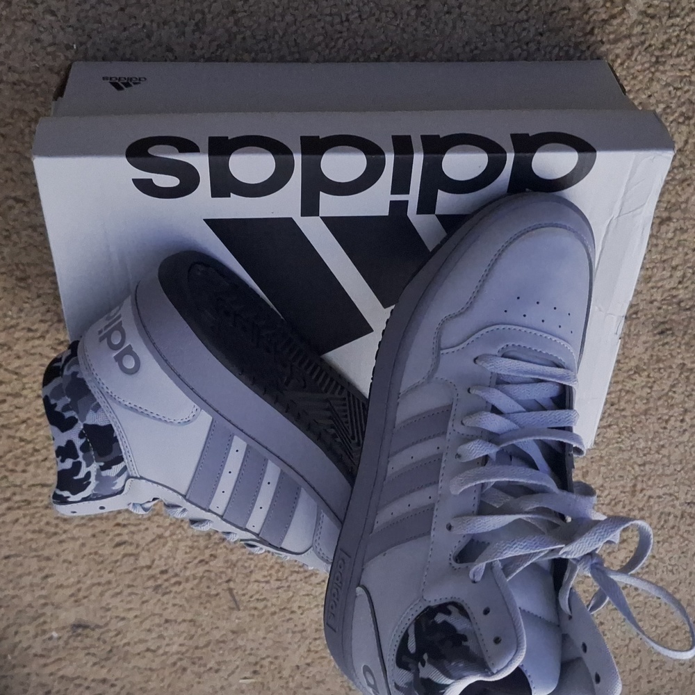 ADIDAS 8 1/2